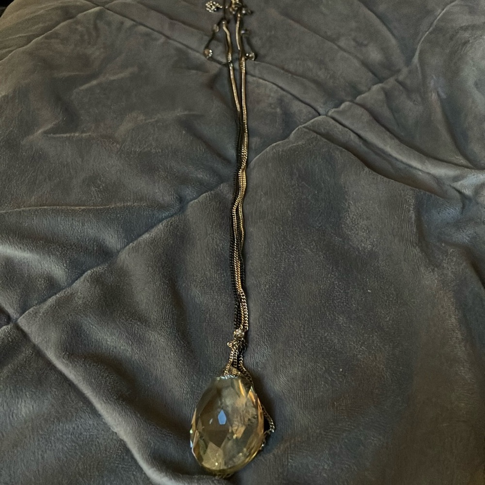 Express teardrop long necklace